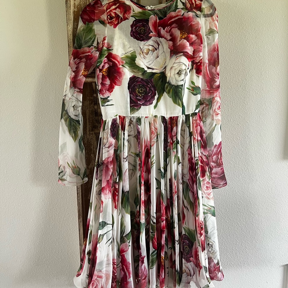Dolce & Gabbana Red and Pink Pleated Bishop Sleeve Dress